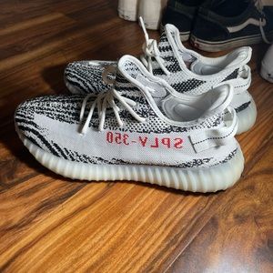 Yeezy 350 boosts Zebra Men’s size 12.5 Adidas
